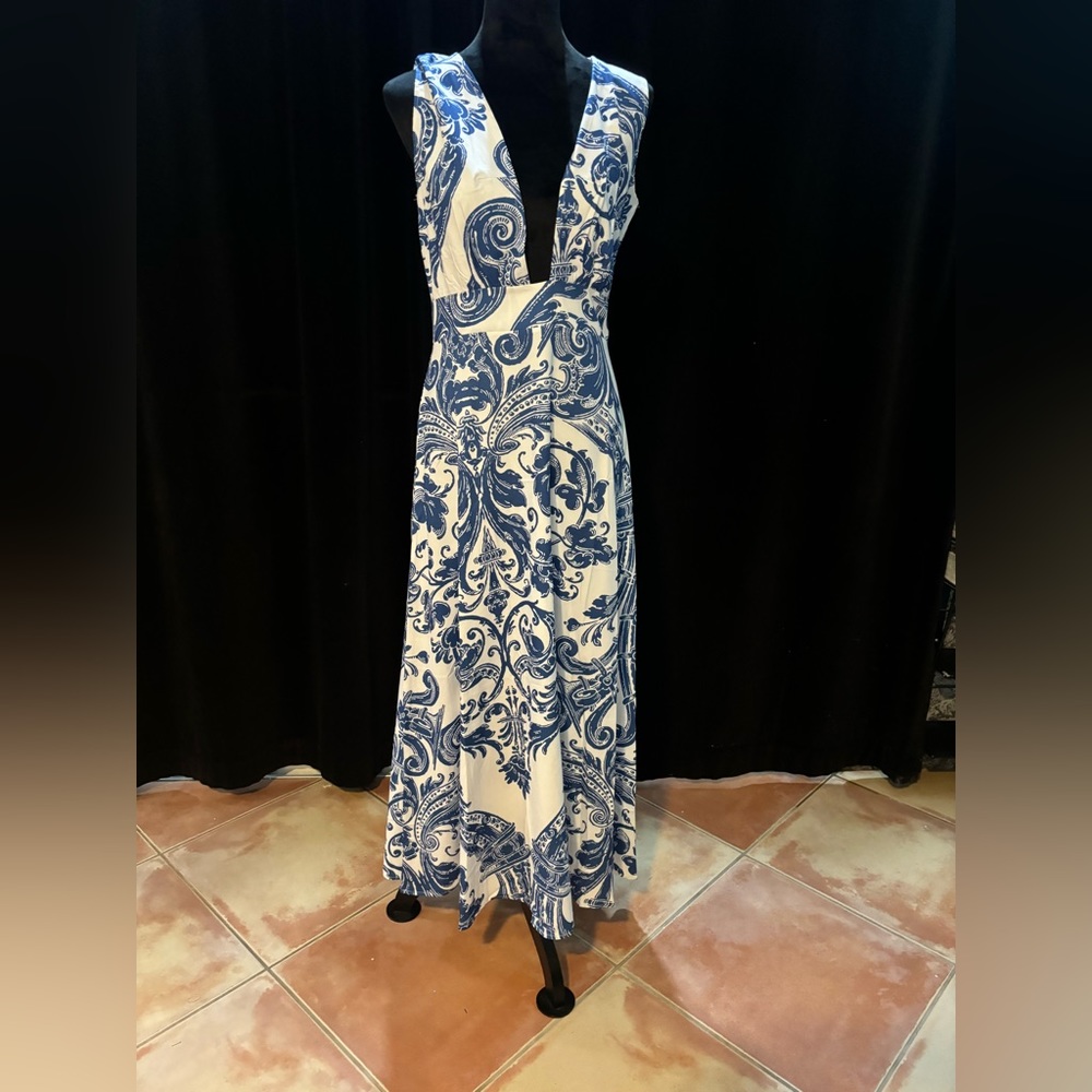 Deep V-neck maxi dress with blue and white pattern